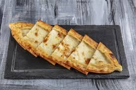 Sade Kaşarlı Pide